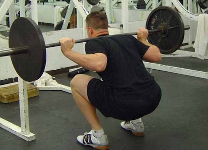 squat mistakes elbow