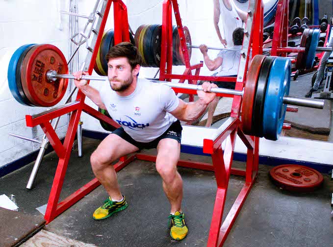 squat mistake break knees